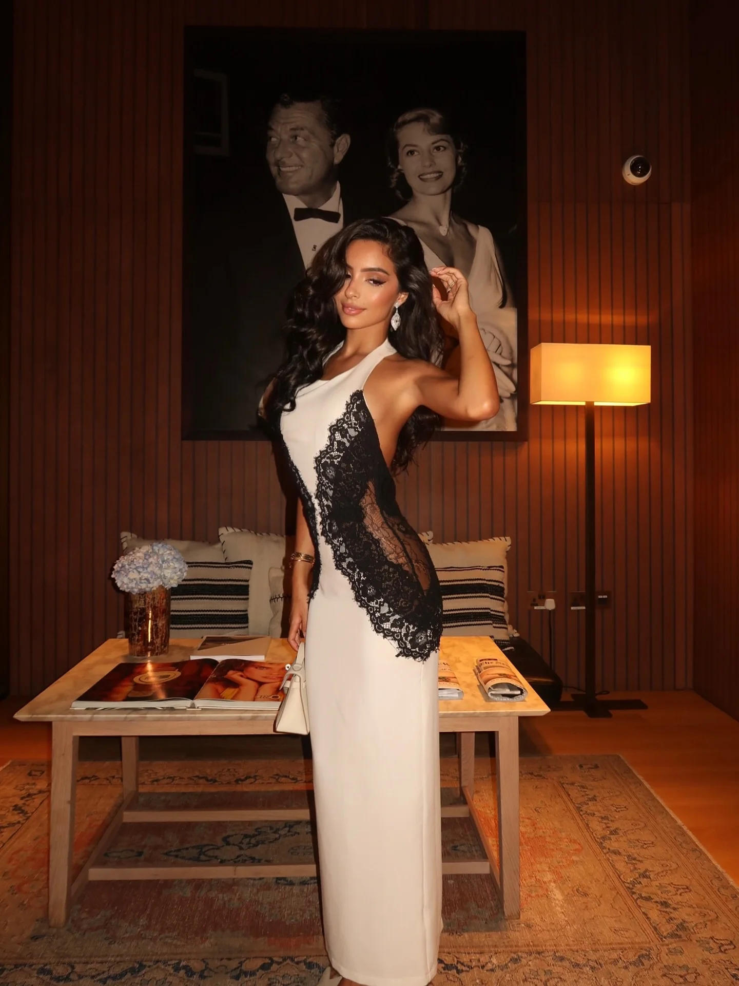 Sexy rückenfreies Spitzen-Maxikleid für Damen, figurbetontes Schwarz-Weiß-Kontrast-Abendkleid mit hohem Schlitz, formelles Party-Abschlussballkleid