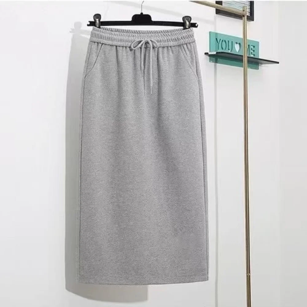 Thumbnail 2 - #23 Discounted Knee-Length Skirts Worth Buying