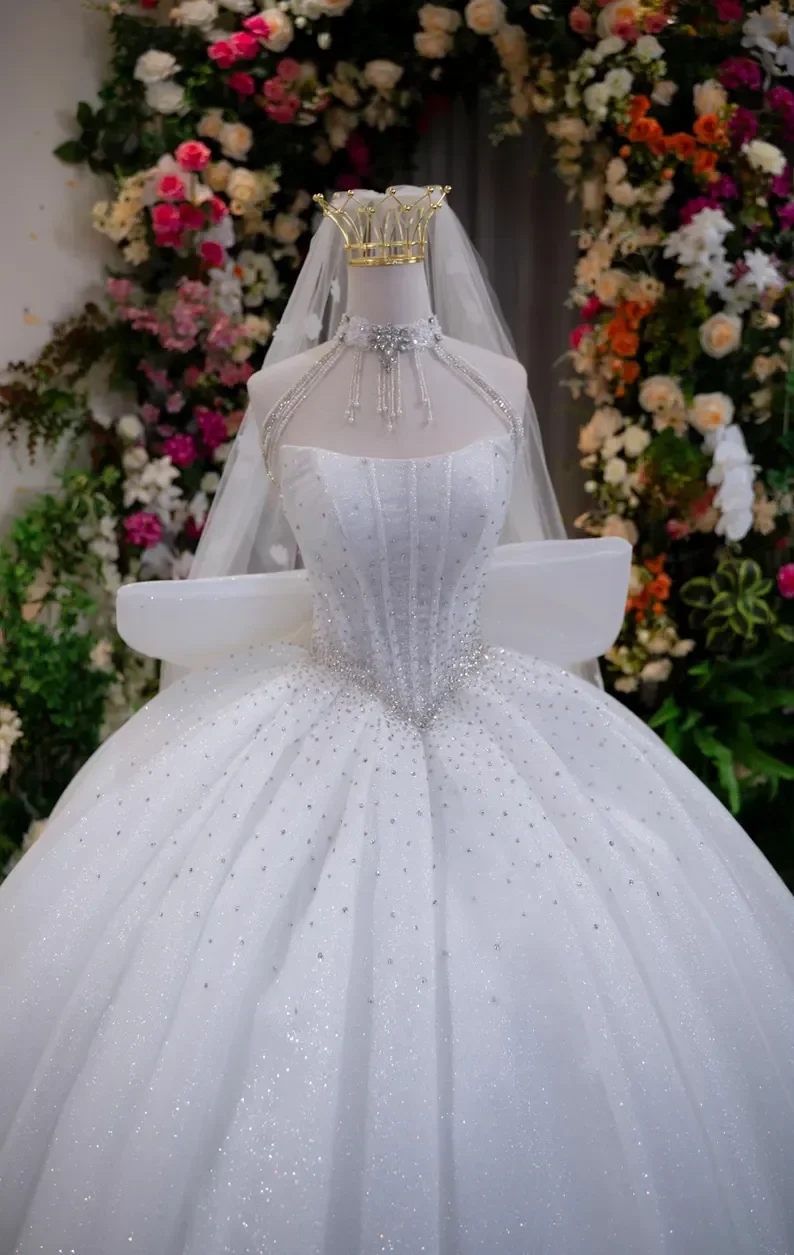 

Luxurious A-Line Rhinestone Princess Wedding Dress Sexy Sleeveless Off Shoulder Waist Cinched Church Bridal Gown Customized