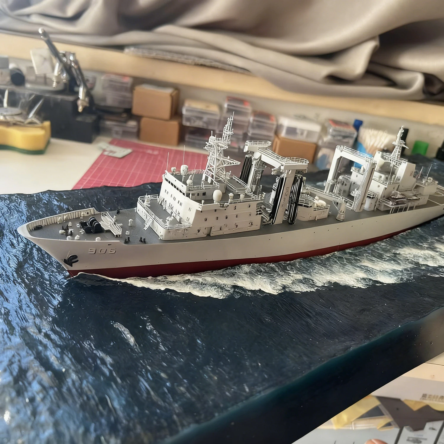 Modelo de montagem de navio de fornecimento 1/350 tipo 903a impressão de alta precisão detalhes requintados navios modelo estático navio brinquedo modelo de navio de guerra