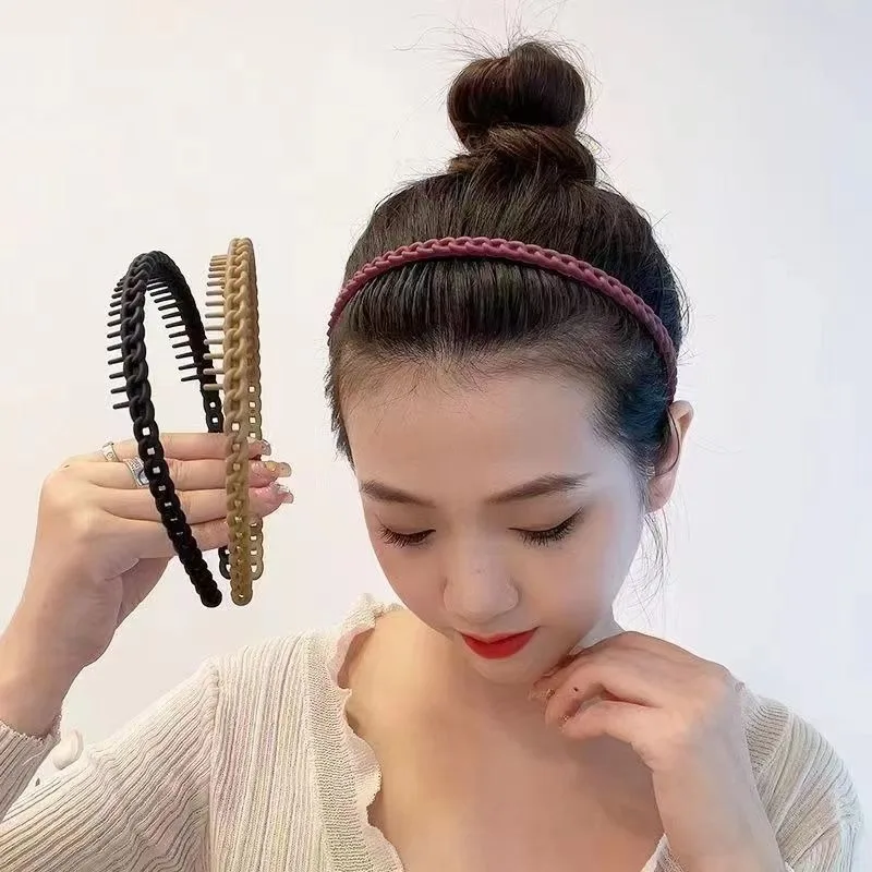 2/3 Pack of Anti-Slip, Textured Hair Ties/Headbands Suitable for Women and Girls for Facial Cleansing and Styling Purposes.