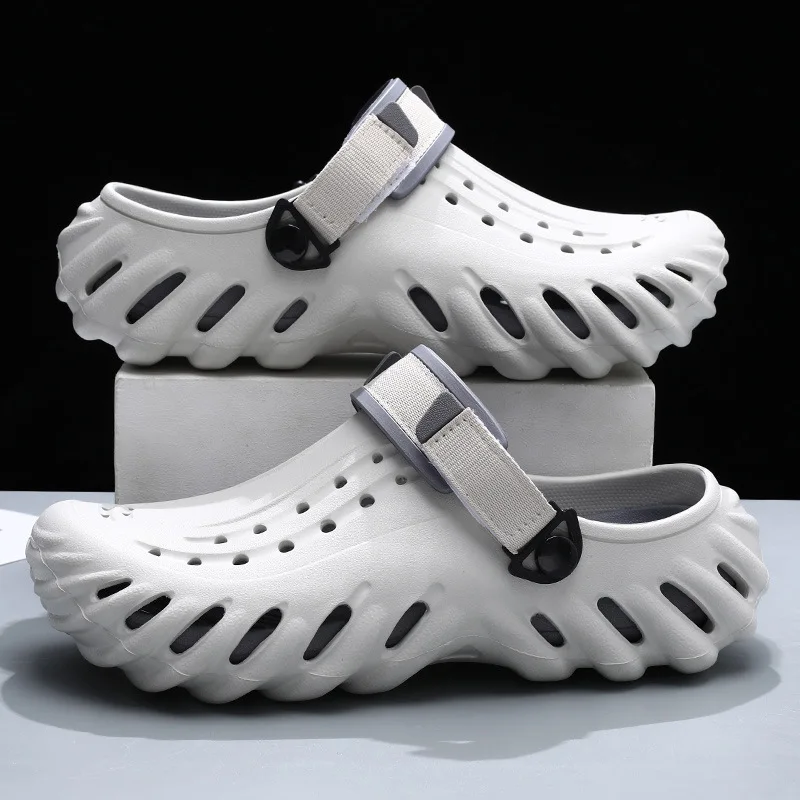 Men's Casual Thick Soled Perforated Shoes with anti Slip EVA Fashionable and Wear-Resistant Indoor and Outdoor Beach Toeslippers