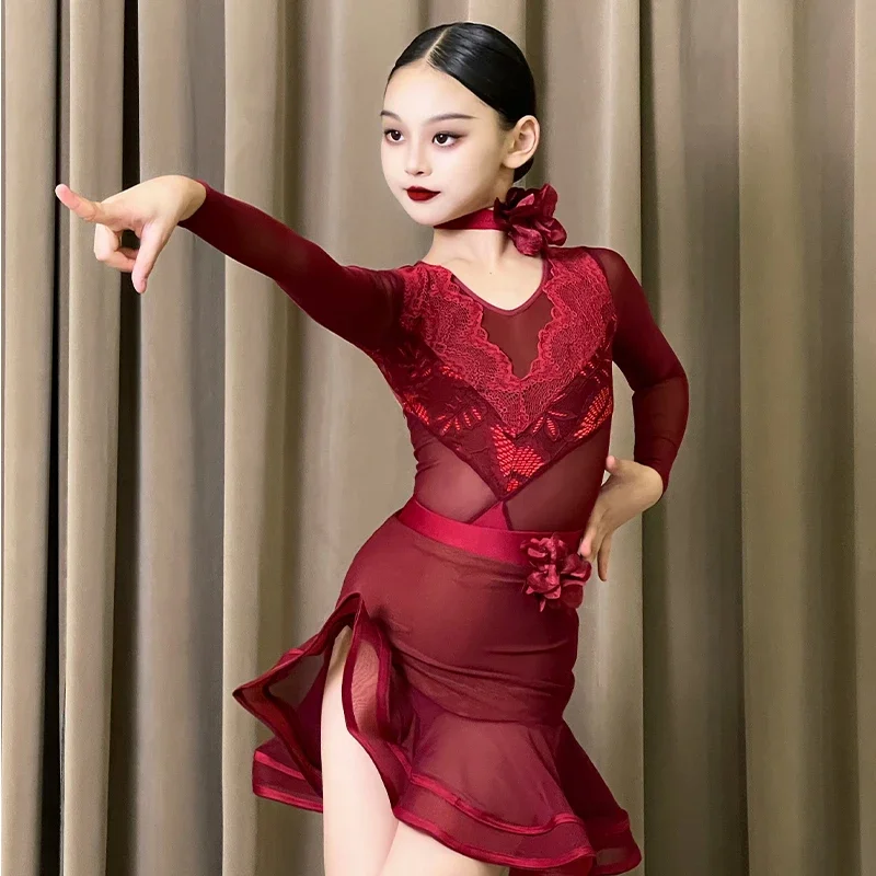 ที่กําหนดเองชุดเต้นรําละตินหญิงฝึกเสื้อผ้าการฝึกอบรมชุดสีแดงสีดําตาข่าย 2 ชิ้นการแข่งขันเต้นรําบอลรูมชุด