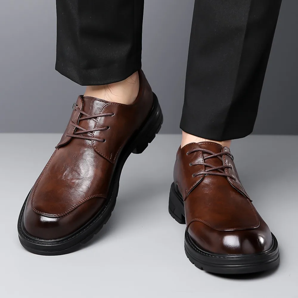 Handcrafted Vintage Large Head Men's Shoes Casual British Workwear Wedding Shoes Waterproof Non-Slip Rubber Outsole Leather U...