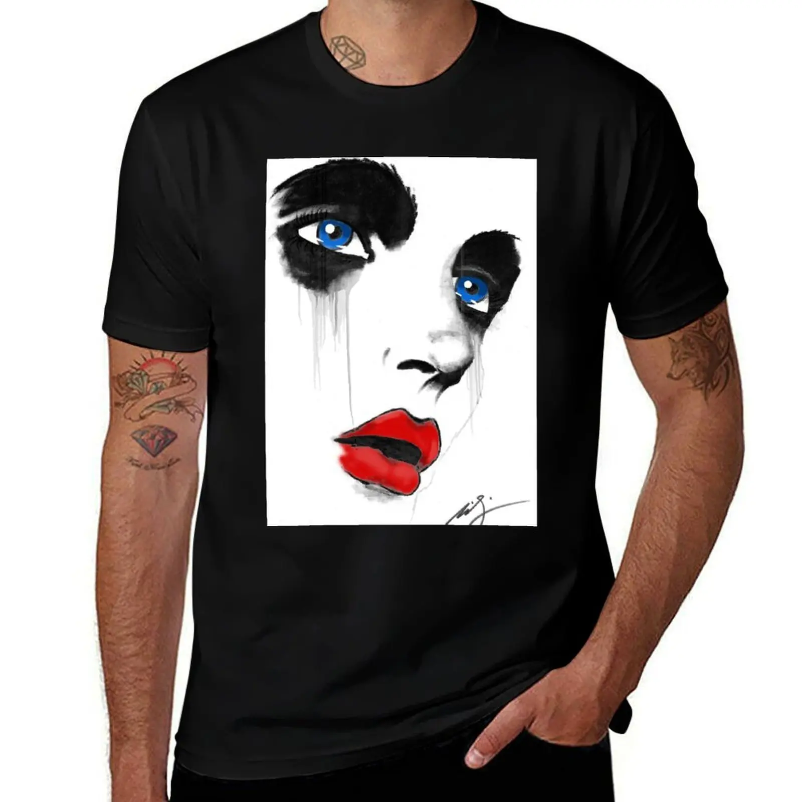 Deep blue eyes & Deep red lips T-Shirt Simple Print Design T-Shirt