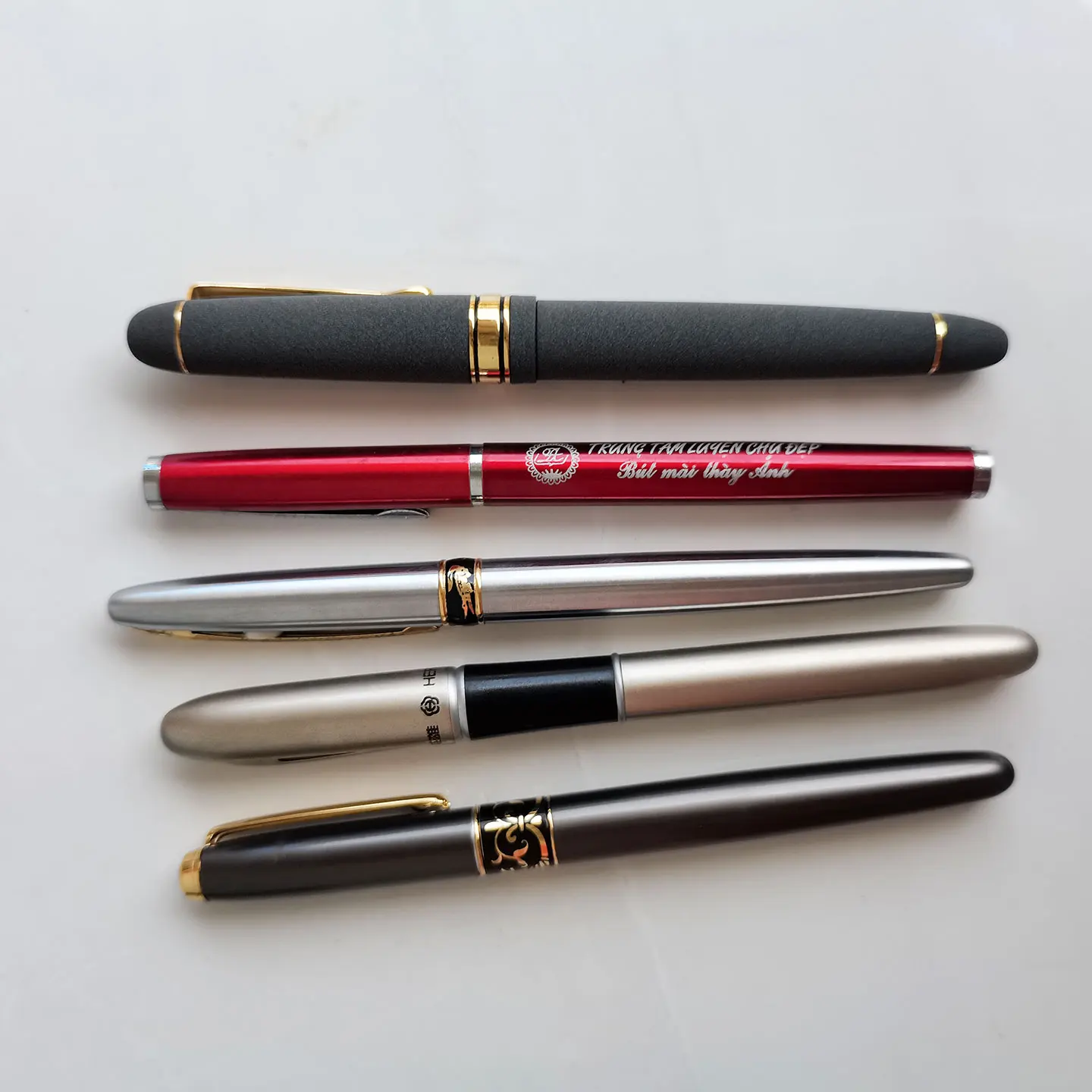 

Stock Stationery Pens For Clearance In The 1990s. Scarce Model Pens. 5 pens