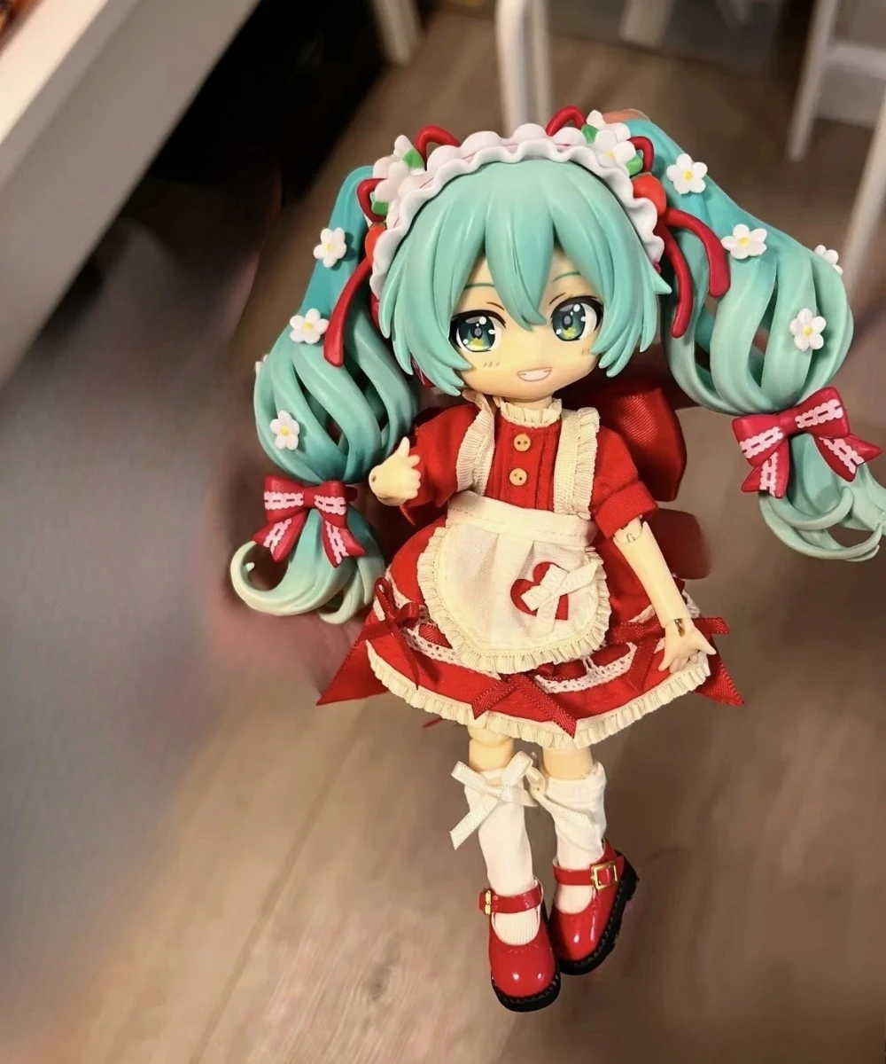 original-‌-figurine-de-poupee-strawberry-hatsune-miku-bjd-ensemble-de-femme-de-chambre-francaise-avec-manteau-en-laine-d'hiver-edition-de-collection