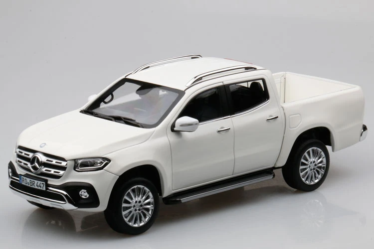 1:18 Mercedes-Benz X-Klass Pickup High Simulation Diecast Car Metal Alloy Model Car decoration display collection gifts