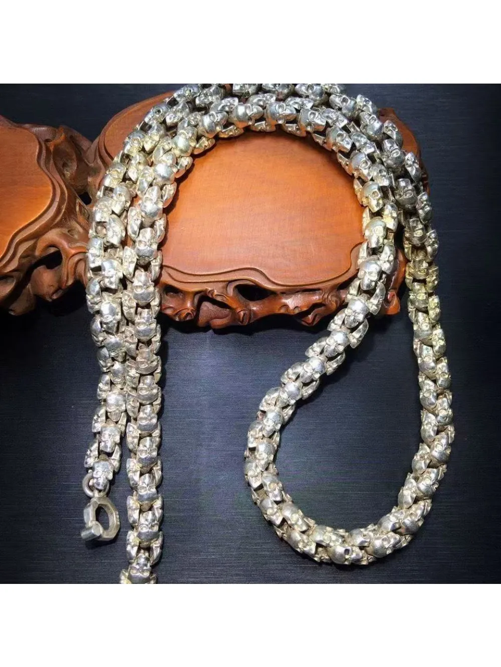 يتجمع الصين القلائد الفضية القديمة والجماجم والقلائد الفضية العرقية المصنوعة يدويًا قلادة رائعة على الموضة هدية شخصية للرجال