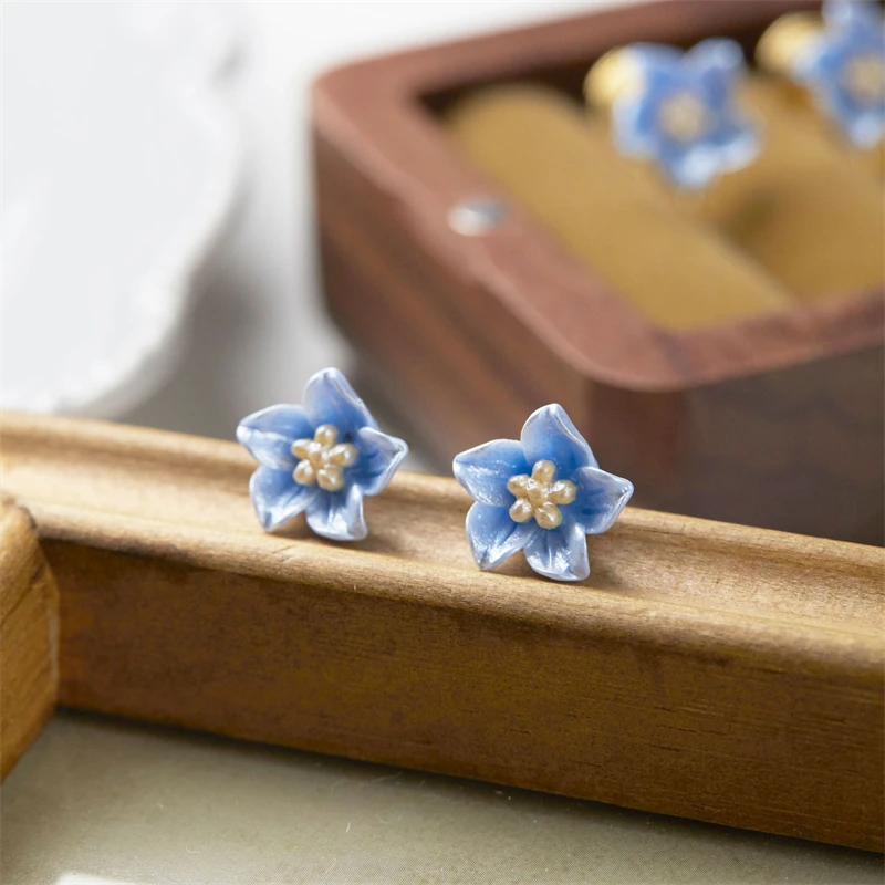 Sweet Simple Resin Camellia Flower Stud Earrings for Women Blue White Fresh Mini Earrings Spring Summer Korea Style Jewelry Gift