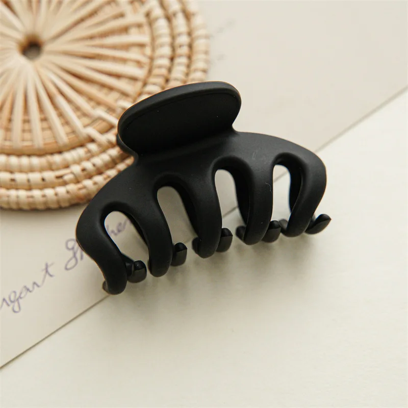 Korean Style Black Large Hair Claws Frosted Shark Crab Clip Fashion Hairpins Barrette Headwear For Women Girls Hair Accessories