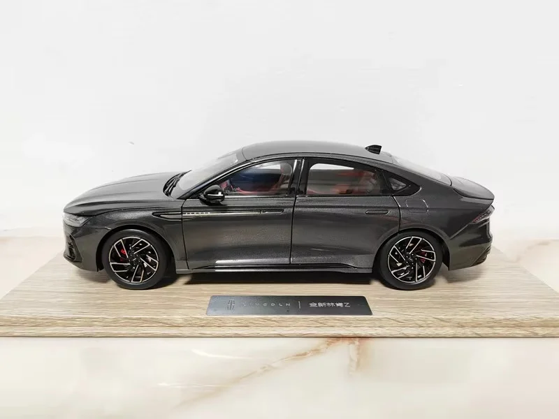 

Оригинальный Changan Lincoln Z 1:18, имитация сплава, литая под давлением модель автомобиля, подарочная коллекция, декоративные украшения для любителей автомобилей