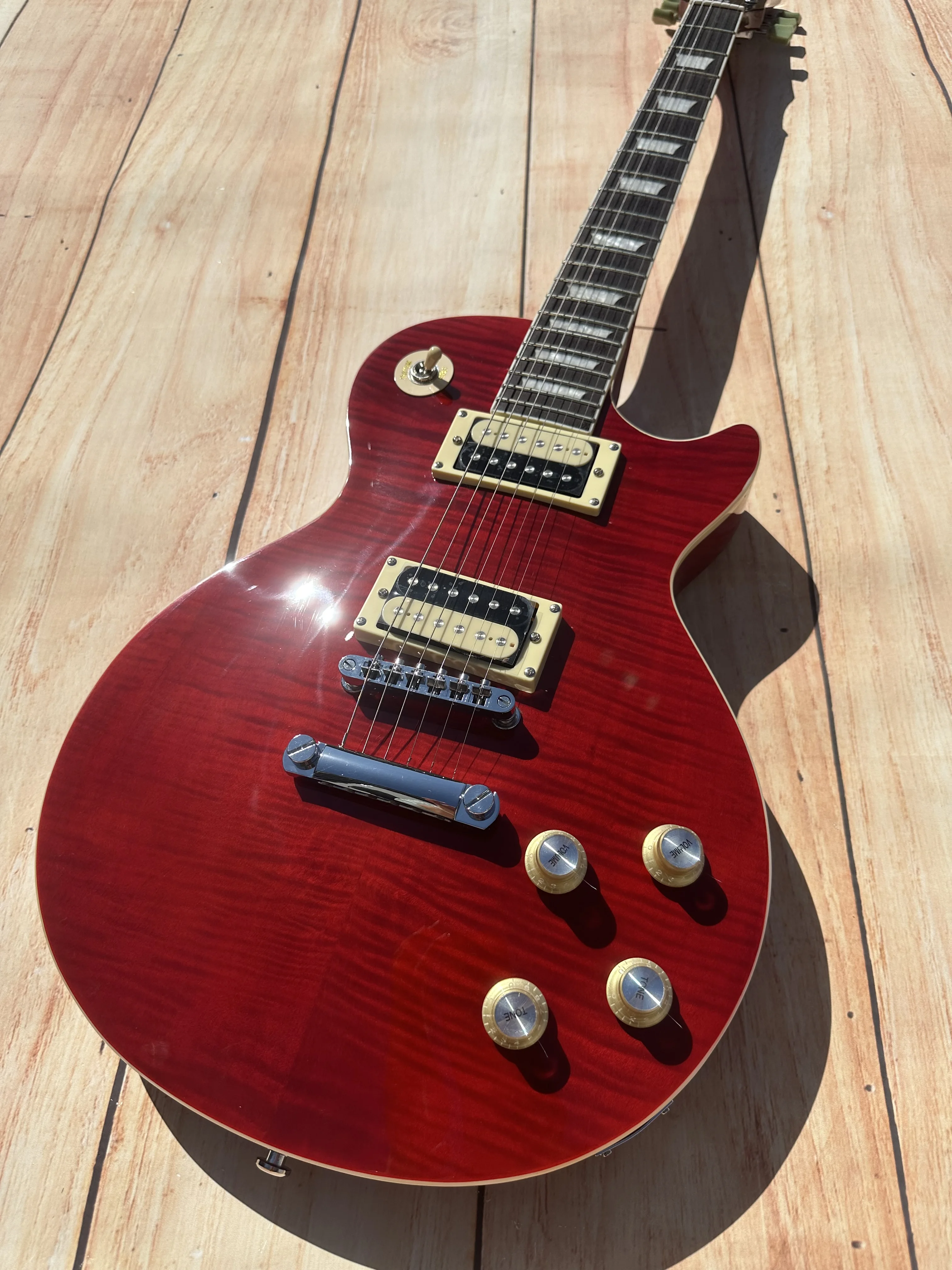 Standard electric guitar, classic burgundy, small mini pickup, available in stock, lightning package