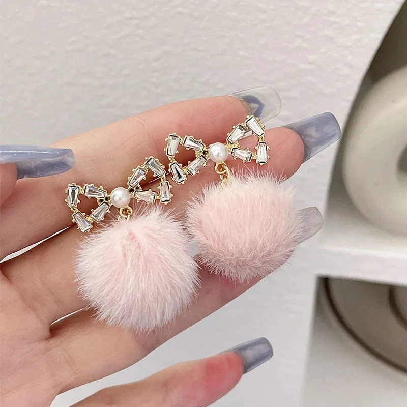 1Pair Fashion Cute Soft Fur Ball Pompom Bowknot Drop Earrings for Women Girls Rhinestone Zircon Pink Earrings Jewelry Party Gift