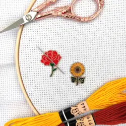 Needle Minder Magnetic Needle Holder for Embroidery needlework, Sunflower and Rose Needle Nanny Sewing Magnet for Cross Stitcher