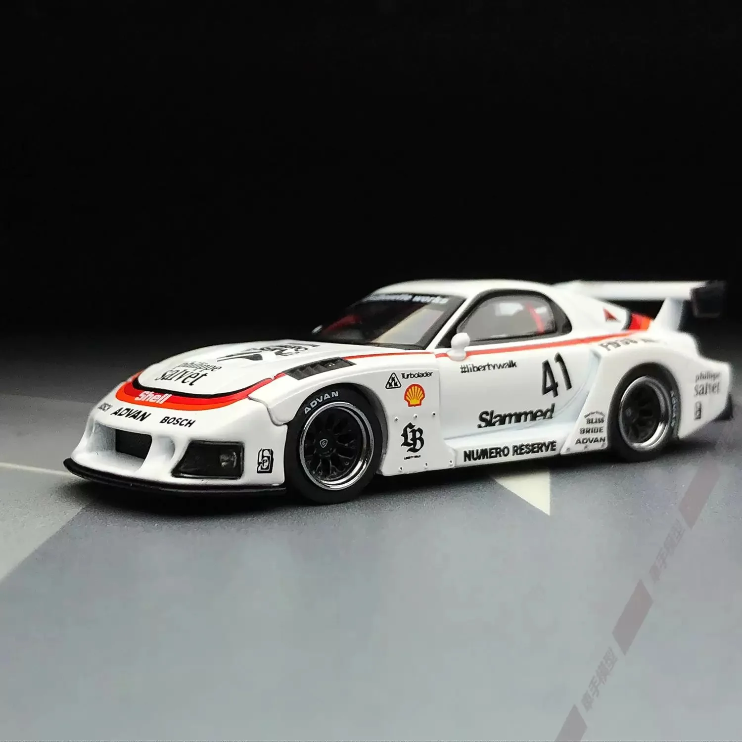 MINIGT 1:64 Mazda RX7 LB widebody #41 Keverés autó manöken