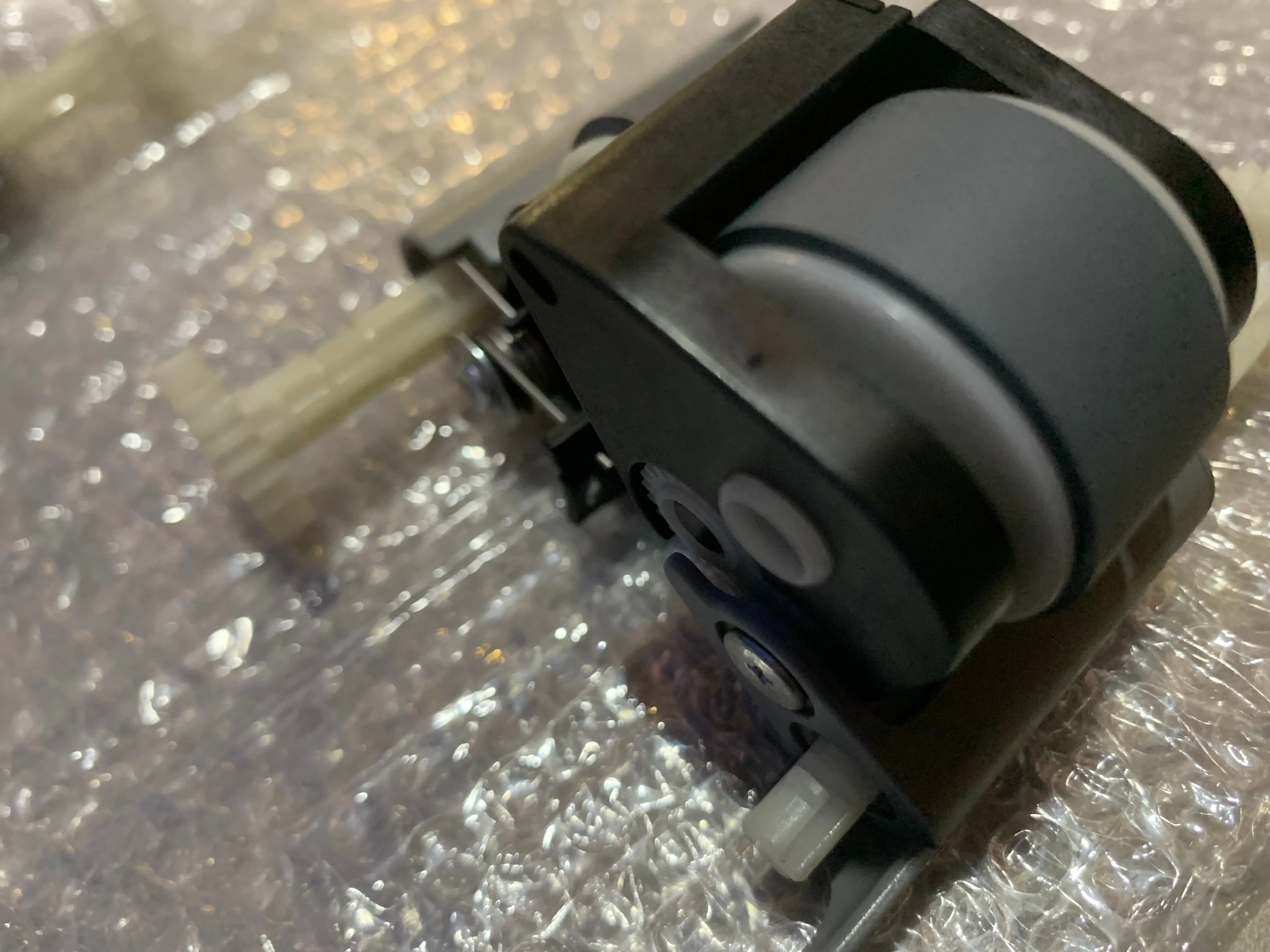 

1 оригинальный ролик захвата 1547069 PICK ASSY для Epson L200 L201 L100 L101 T22 ME33 ME330 ME35 ME350 TX120 TX130 SX125 S22 SX130