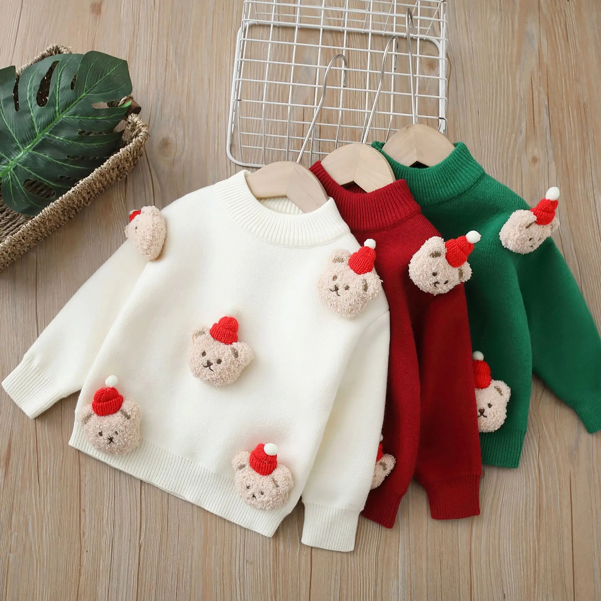 Pull de dessin animé ours tricoté à la main pour enfants, chemise de fond épaissie, vêtements de Noël, garçons et filles, automne et hiver