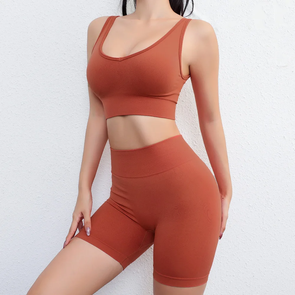 حمالة صدر رياضية عالية التأثير للسيدات لعام 2025، وسادات قابلة للإزالة، قميص يوجا سريع الجفاف، ملابس رياضية ضيقة للتمرين في صالة الألعاب الرياضية، تصميم خلفي مثير