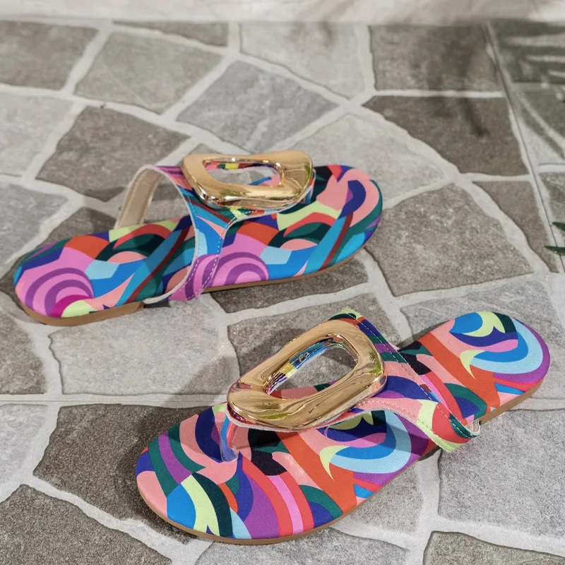 Dames Grote Platte Slippers Zomer Nieuwe Ronde Kop Holle Neus Ademende Metalen Vierkante Gesp Sandalen Met Zachte Zolen