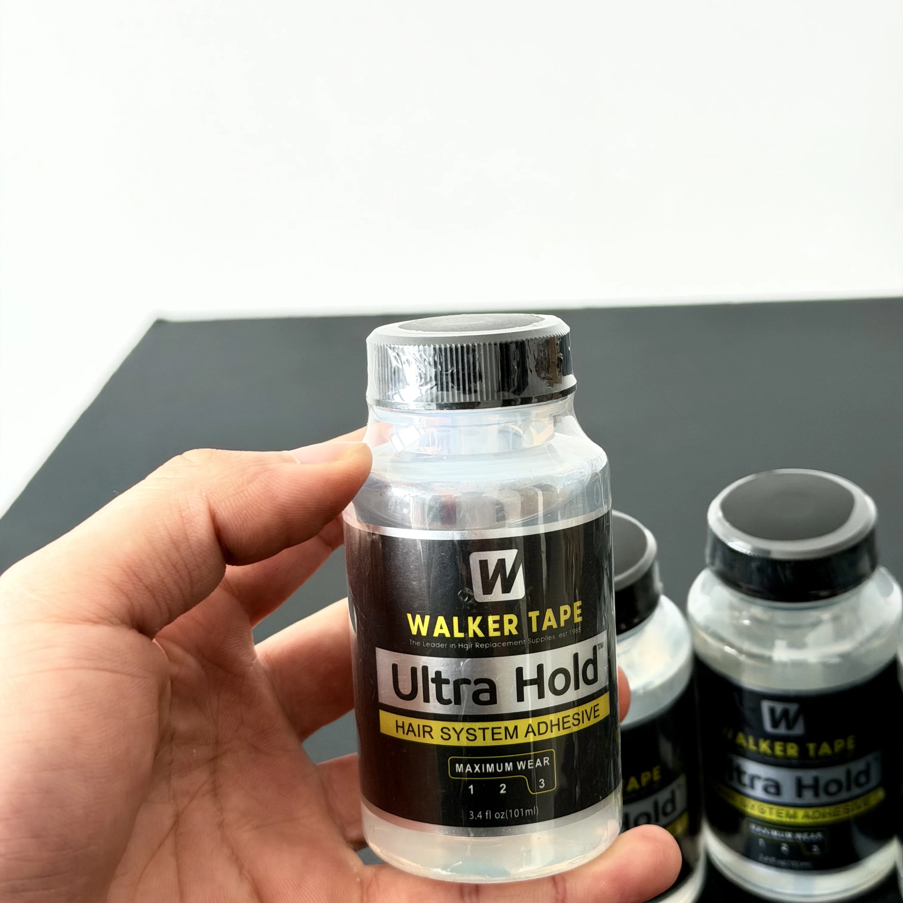 Wholesale Walker Tape Ultra Hold Lace Wig Glue Waterproof Transparent Lace Adhesive for Hair Replacement Brush-on Glue