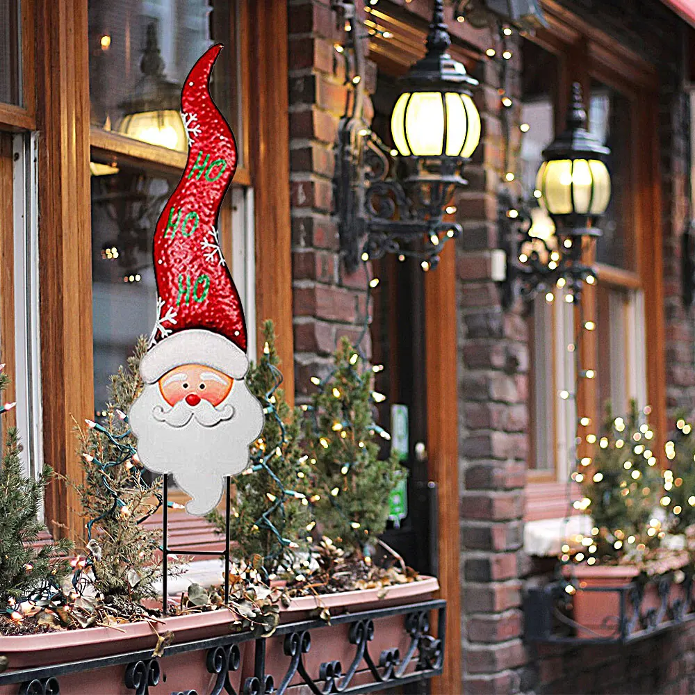 عيد ميلاد سعيد ساحة حصة تسجيل ، ثلج ، سانتا كلوز ، عطلة ، في الهواء الطلق ، زخرفة السنة الجديدة ، ديكور الحديقة