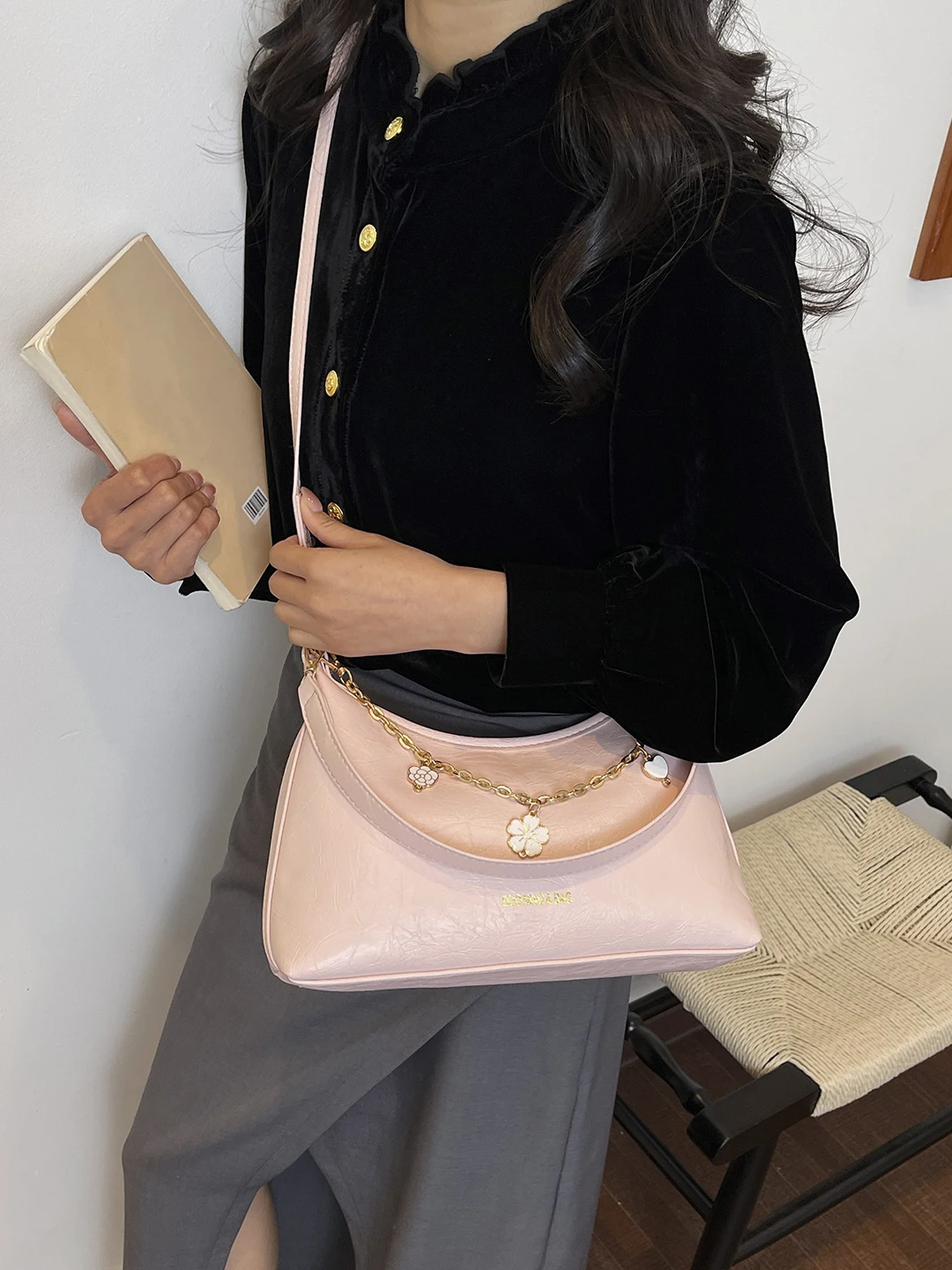 Fashionable Chic Women's Crossbody Bag Casual Simple Sweet Elegant Small Leather Handbag Shoulder Bag Handbag for Young Women