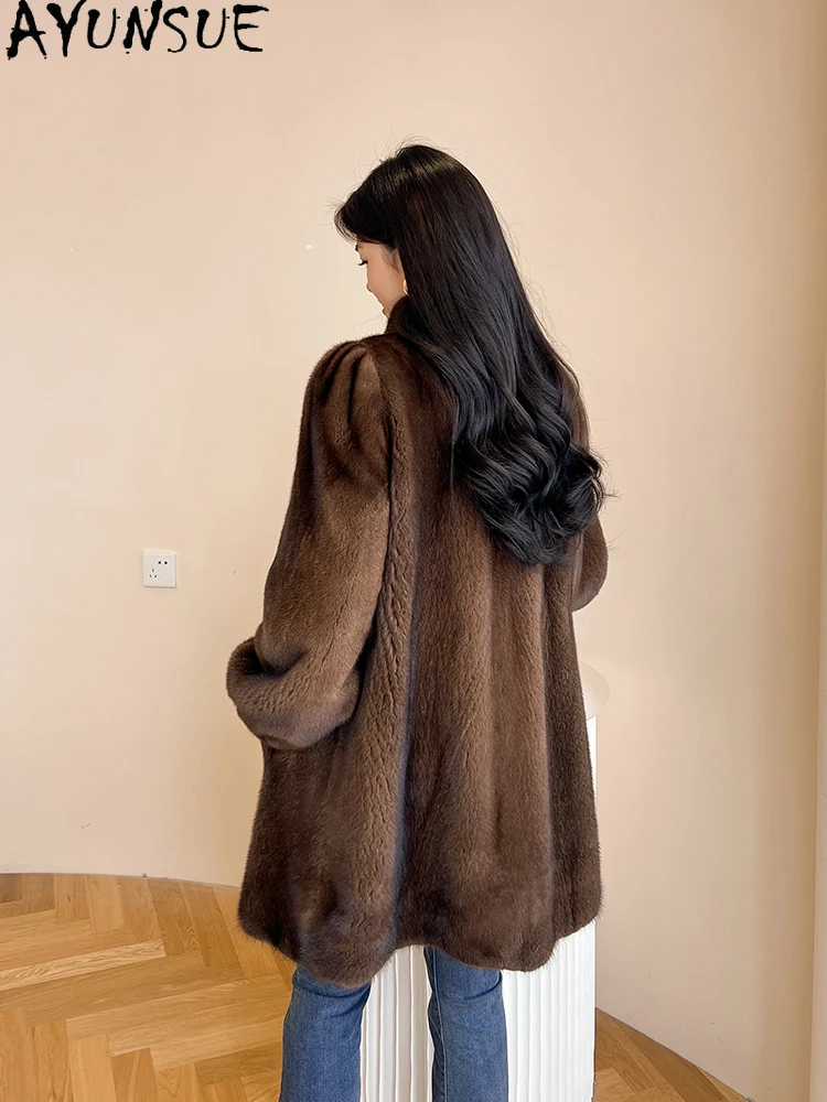 AYUNSUE 2025 معطف فرو المنك المخملي الطبيعي امرأة عالية الجودة الفاخرة معطف المنك الكامل للمرأة ملابس أنيقة كوفتا С ميخوم