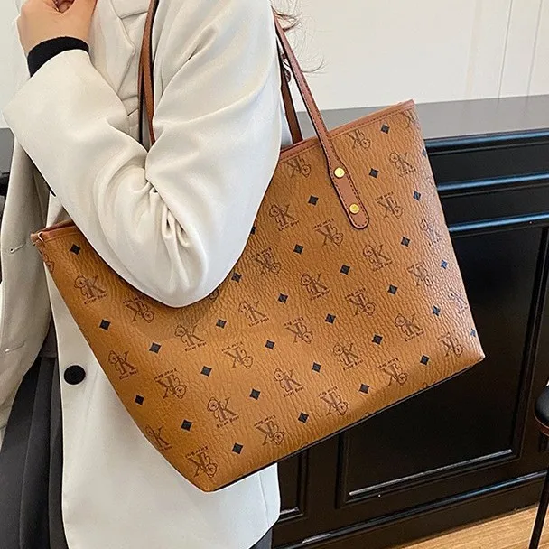 

2025 Winter Large Capacity Tote Bag, Spacious Market Shoulder Bag, Textured Sling Bag, Minimalist Day to Night Purse, Chic