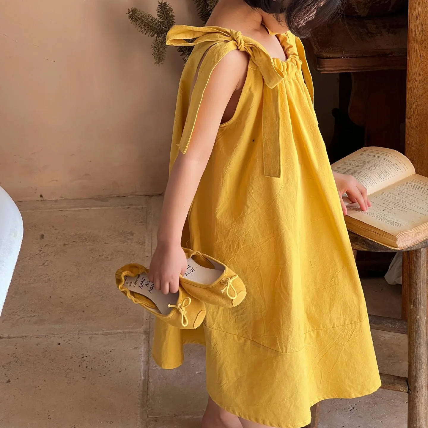 

Girl Dress Skirts Korean Children Dress 2024 Summer New Girls Dress Yellow Lace Cotton Suspenders Dresses Solid Baby Girl Skirt