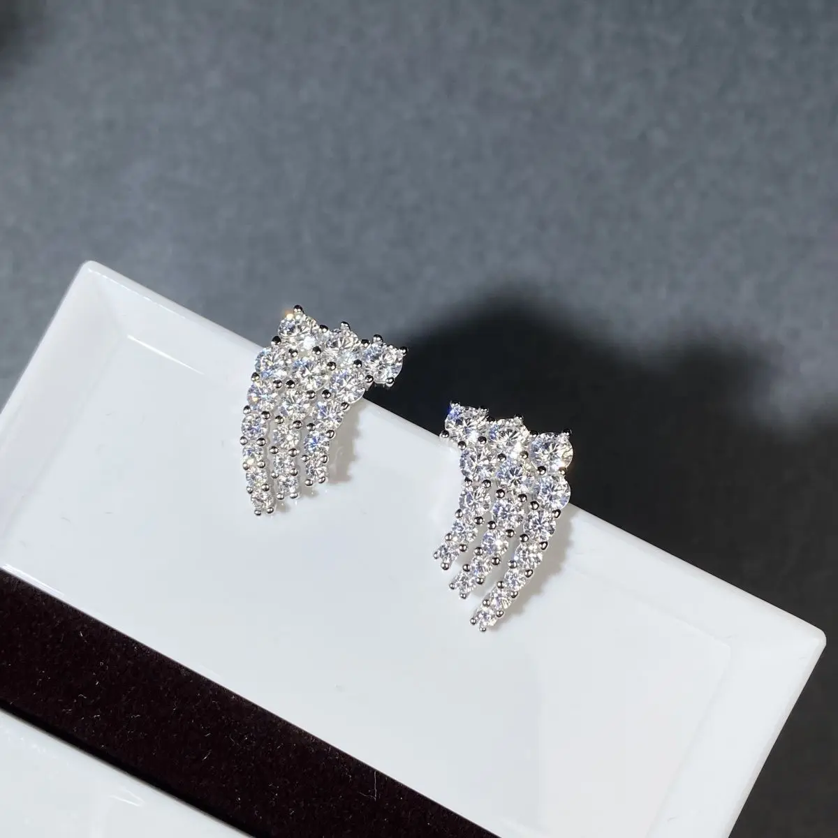 

S925 Pure Silver Ear Nail Women's Full Diamond Inlaid Zircon Wing Ear Accessory Ins Style Simple and Not Fading