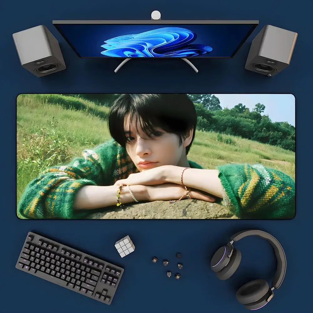 

fashinf E-eNHYPEN K-kpop Man Mouse Pad Mousepad Large Gaming LockEdge Thickened Computer Keyboard Table Desk Mat