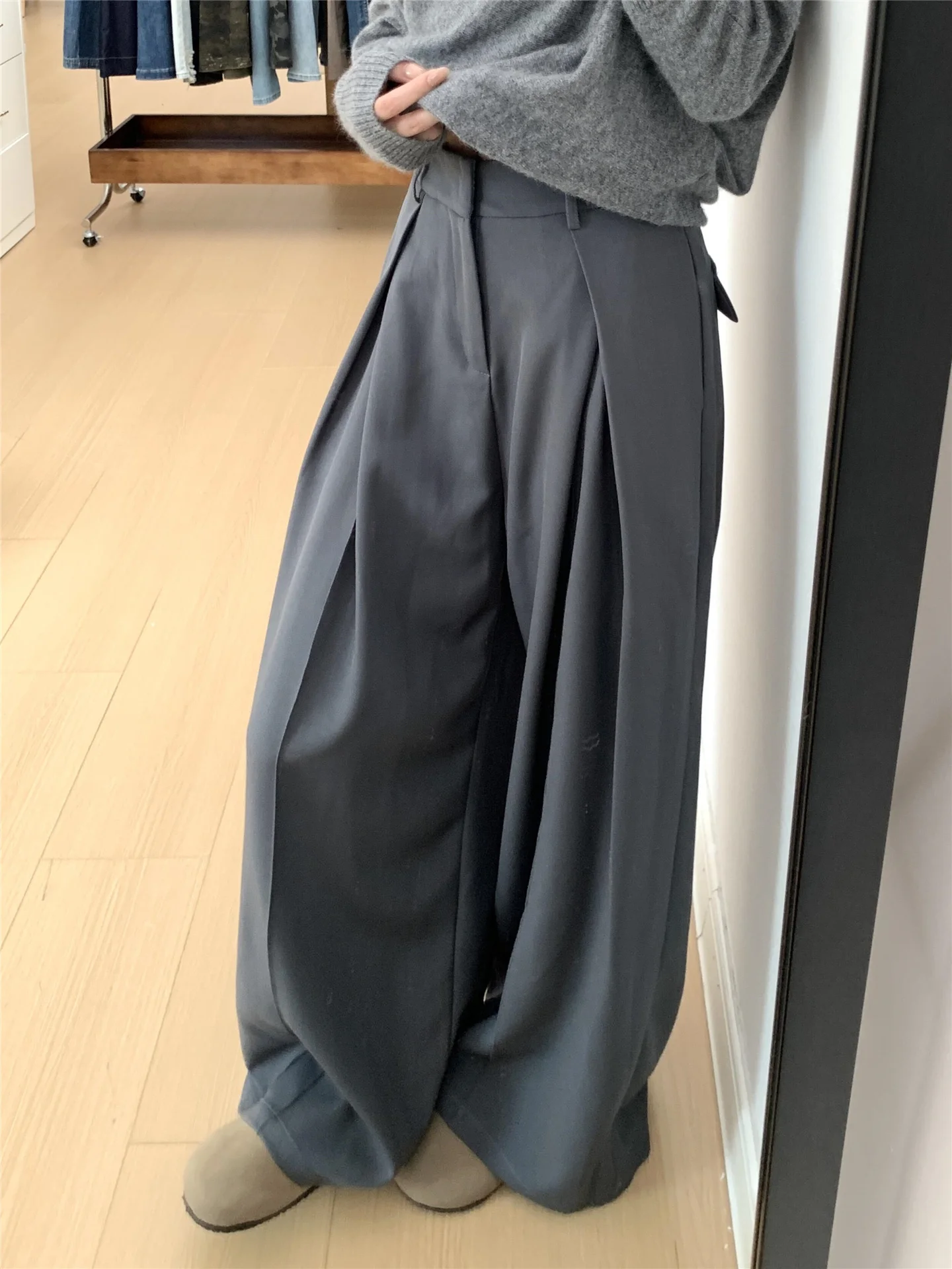 

Extended Grey Wide Leg Casual Pants for Women Spring Loose Drapey Design Pleated Floor-Length Straight Tube Pants