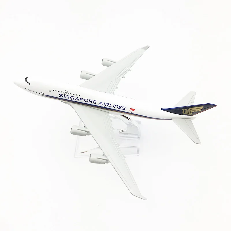 Готовый сувенир из сплава, 747 16 см, Singapore Airways B747, модель самолета с подставкой для авиационной коллекции хобби, игрушка в подарок