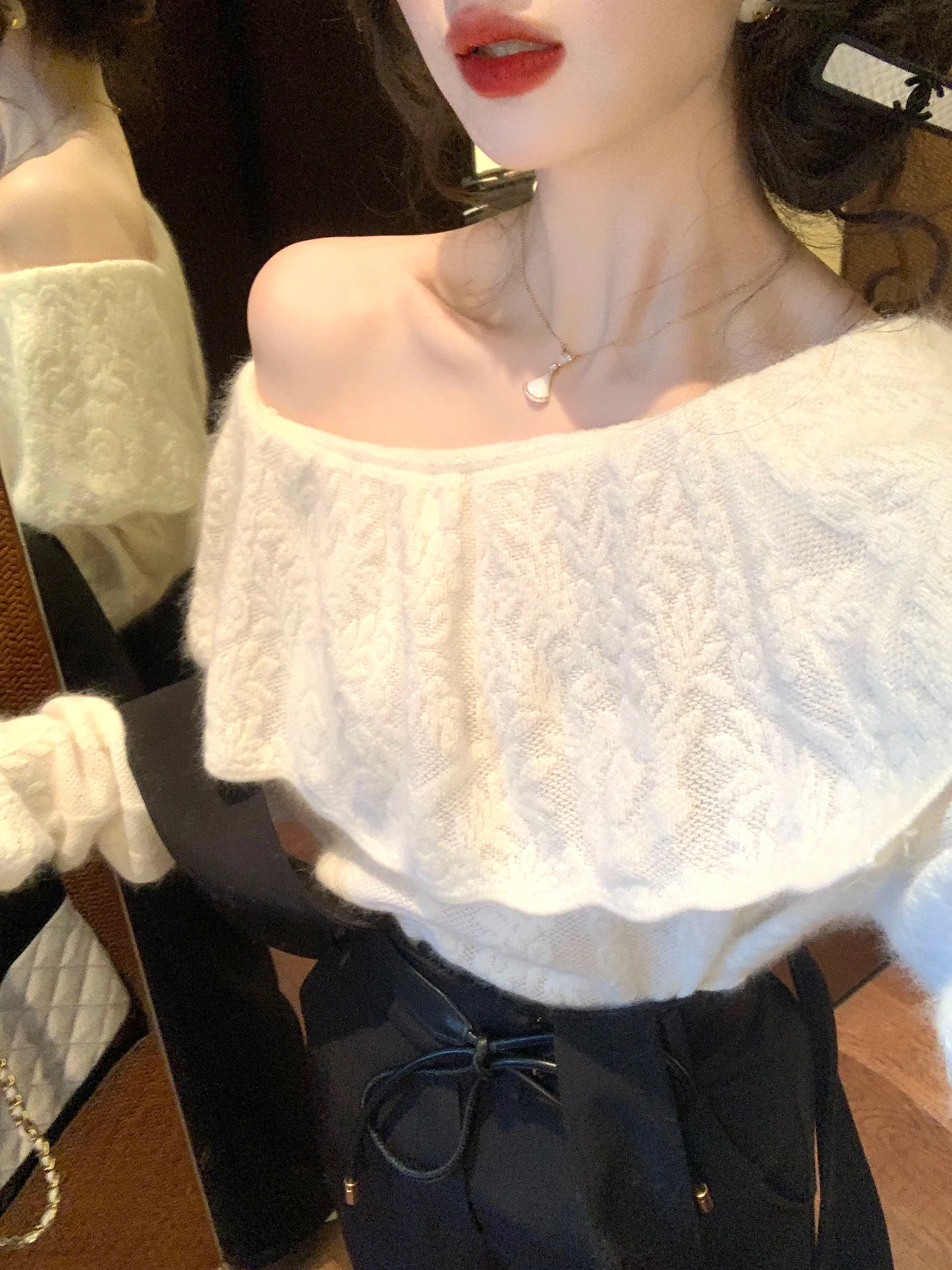 

Женский модный топ Ele Lace eep: вязаный шерстяной свитер с одним открытым плечом, вырезами и отложным воротником, длинный рукав