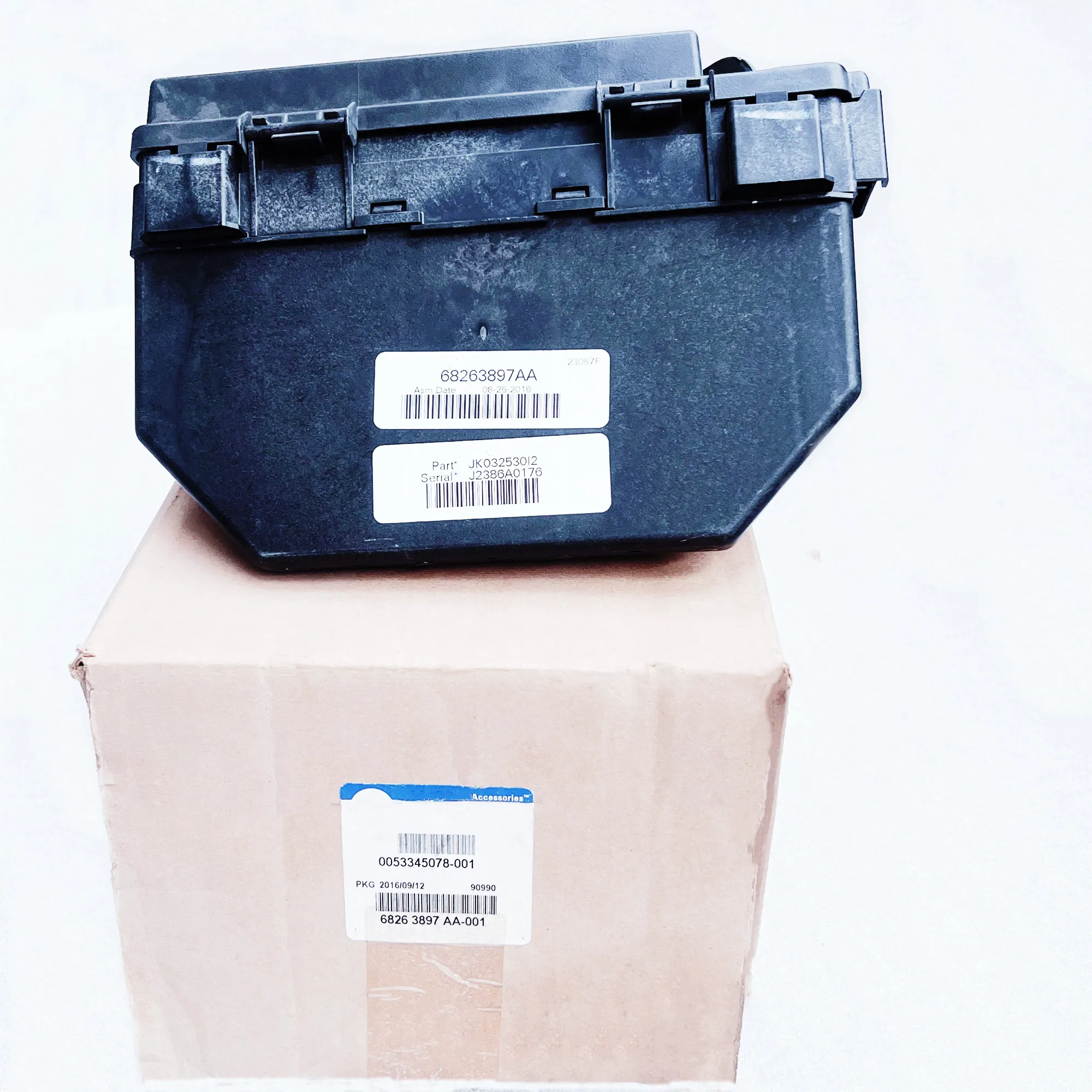 

Комплексная мощность (модуль, силовой центр, блок предохранителей в сборе) 68263897 АА, Р 8263897 АА, подходит для: Wrangler JK, 2015 г.