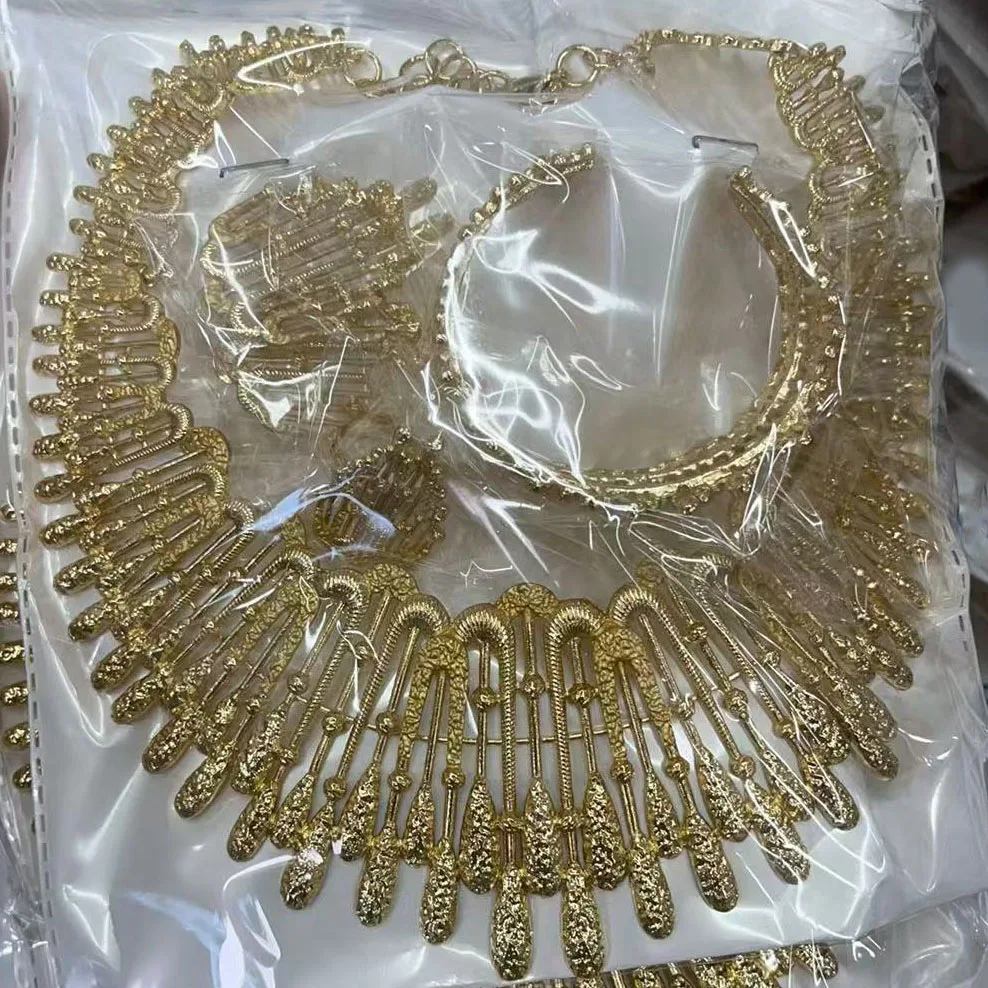 Special Unique Pattern Two Tone Italian Jewelry Set Statement Collar Brazalete Aretes Anillo 4PC Jewels Set for New Year Gift