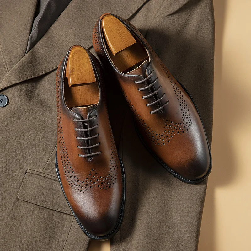 

Men Oxford Shoes Genuine Leather Solid Color Low Heel Brogue Carved Pattern Hollowed Professional Classic Business Men Shoes