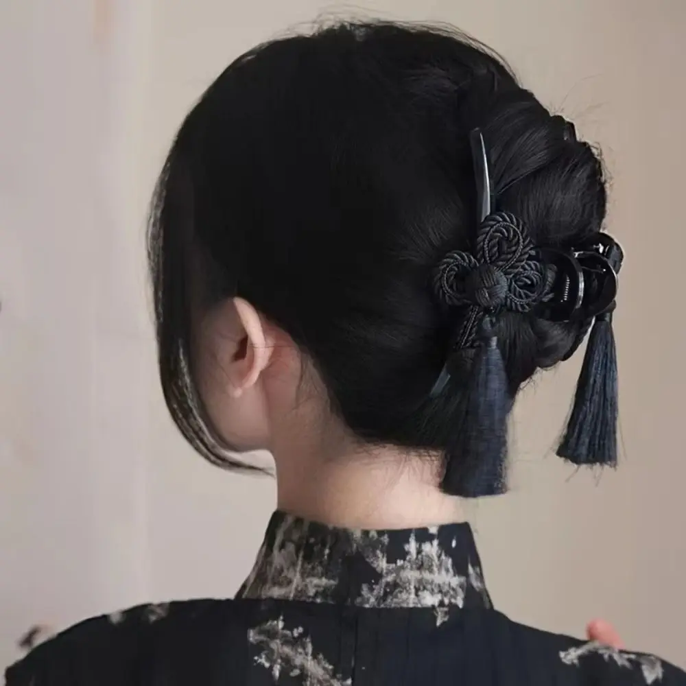 

Ancient Style Chinese Style Hair Clips Elegant Acrylic Hand Woven Tassel Clip Dignified Hair Grasps