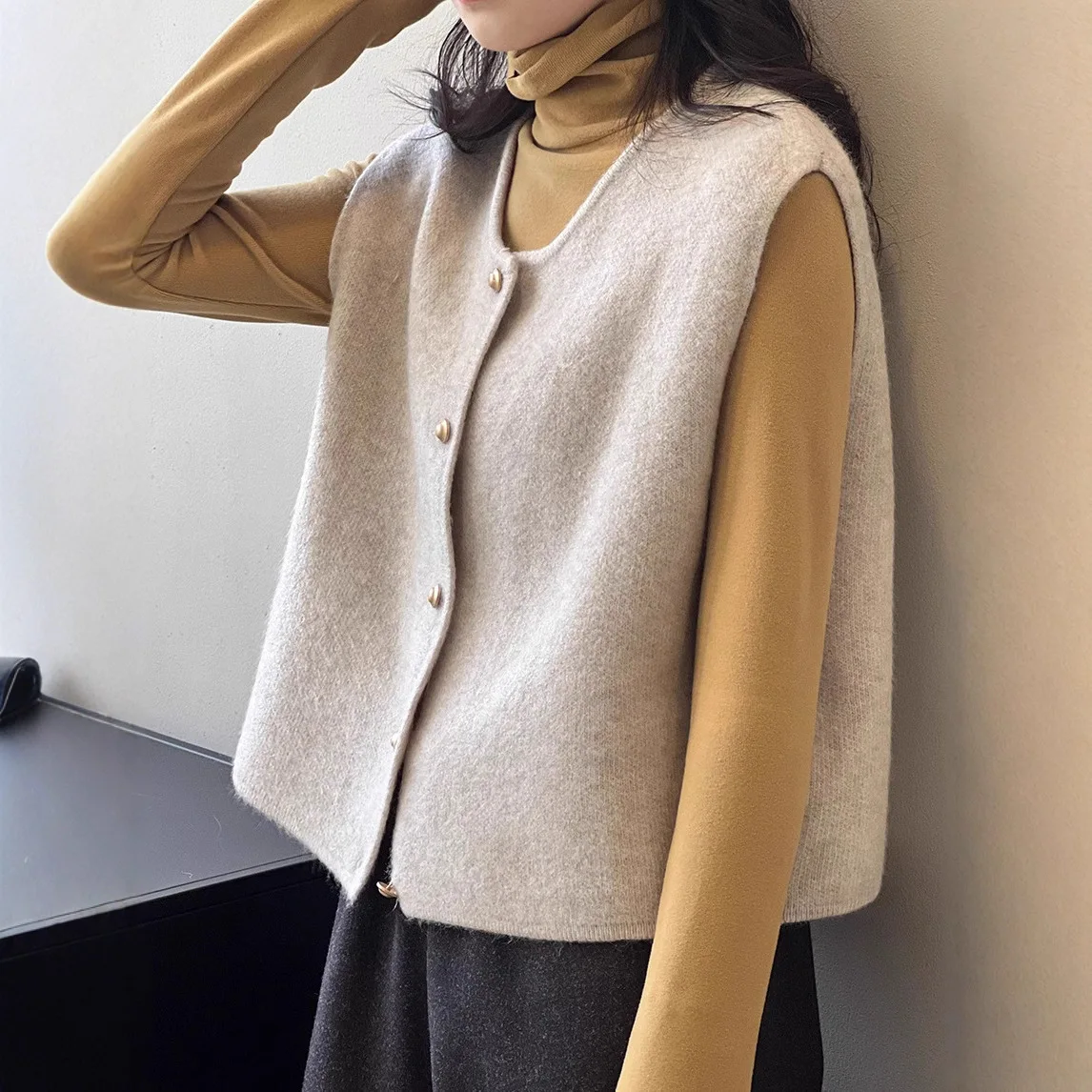 

Женский вязаный жилет в стиле ретро, осенний французский свободный многослойный свитер, жилет с круглым вырезом, верхний жилет