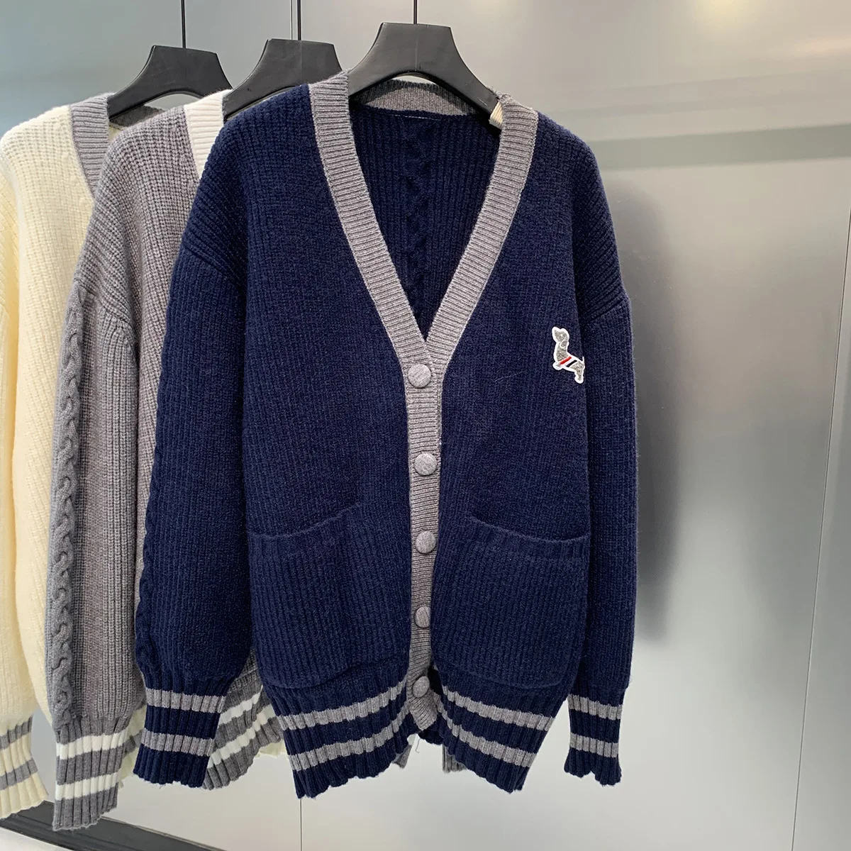 

Высококачественный цветной трикотаж с вышивкой, свитер, пальто, повседневное свободное пальто с v-образным вырезом, длинное свечо, средней длины, осень-зима, собачья куртка