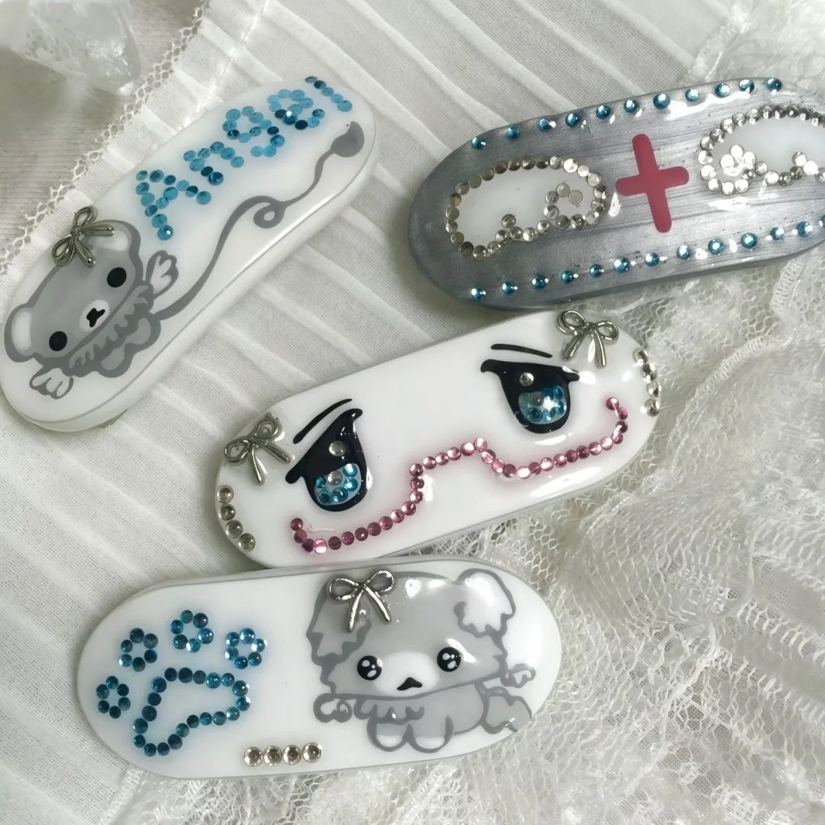 

Vintage Y2K 1990s Kawaii Dog Paw Angel Bear Cross Sweet Side Clip Hair Accessories for Women Girls