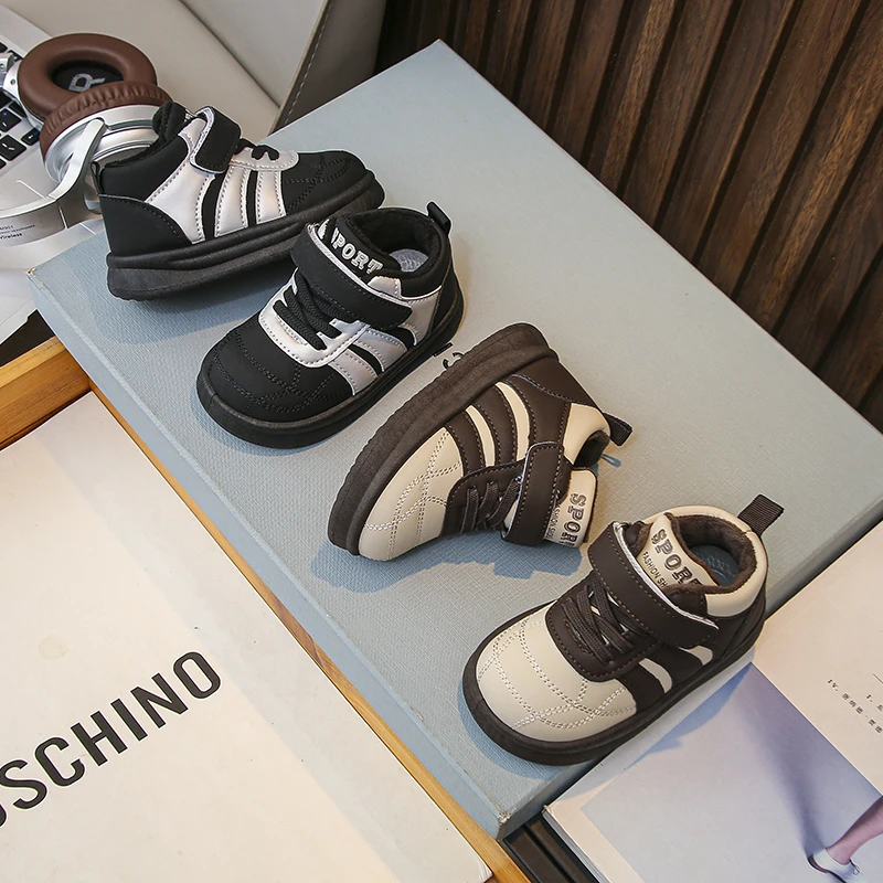 2025 شتاء جديد للأطفال أحذية رياضية الشتاء سميكة الدافئة حذاء كاجوال للبنين والبنات لينة سوليد عدم الانزلاق أحذية قطنية