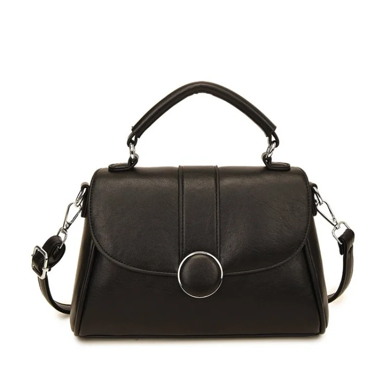 

Женская модная кожаная большая сумка с компактным размером и просторным интерьером для поездок на выходные ​