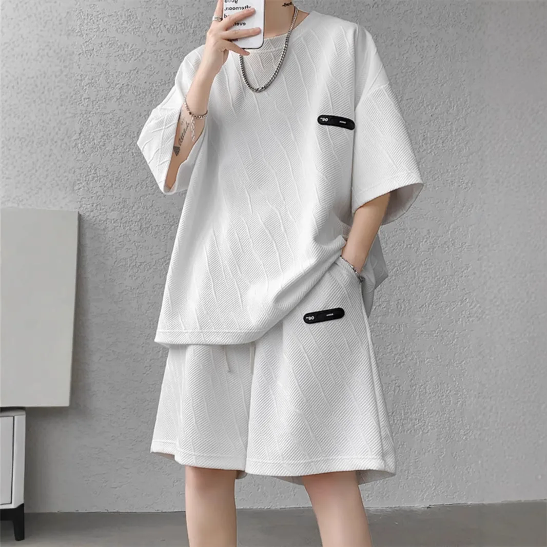 

Новый мужской корейский модный повседневный спортивный костюм: комплект из джаккардового топа с коротким рукавом и шорт, дышащий, легкий, летний наряд