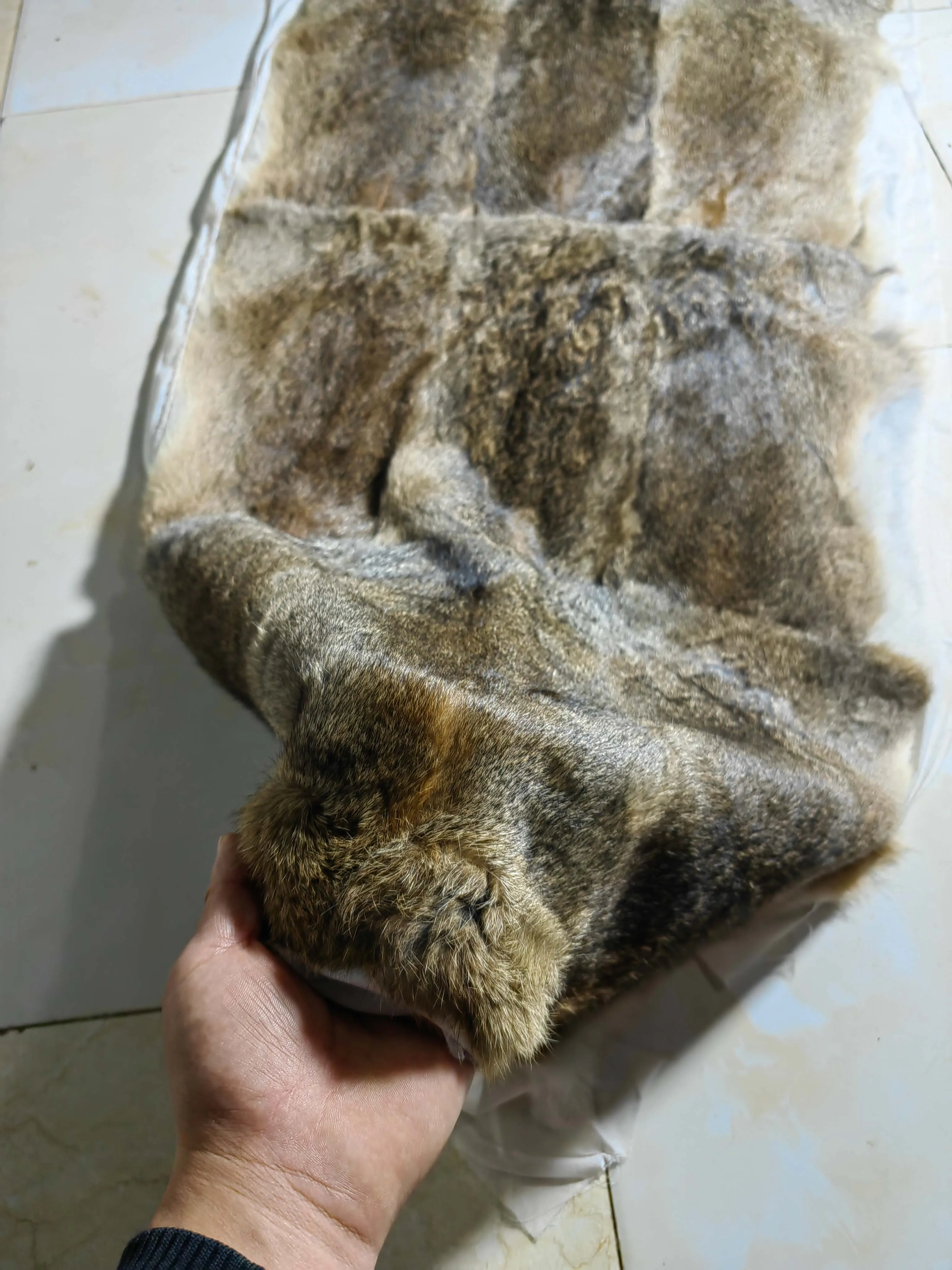 Królik Rex cała skóra łączona królik koc imitacja wilka futro trawa płaszcz dla mężczyzn i kobiet materiał odzieżowy DIY
