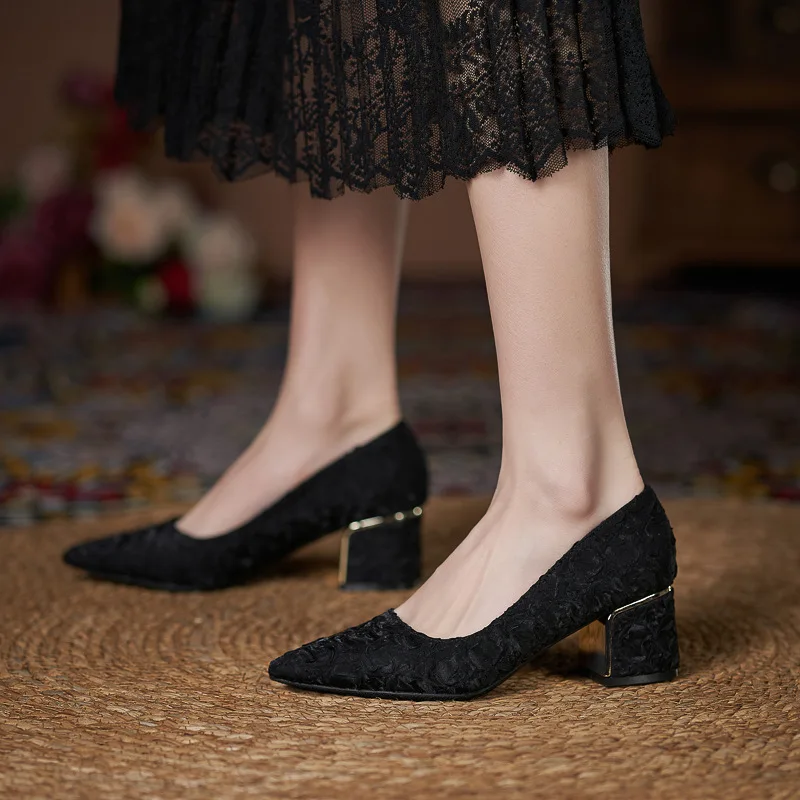 

Женские туфли на среднем каблуке небольшого размера 30–44, черные, бежевые, на массивном каблуке, на среднем каблуке с острым носком