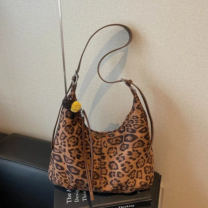 

Fashion Leopard Pattern Large Capacity Shoulder Bags Personality Classic Retro Super Cool Tote Bags for Women 2025 New
