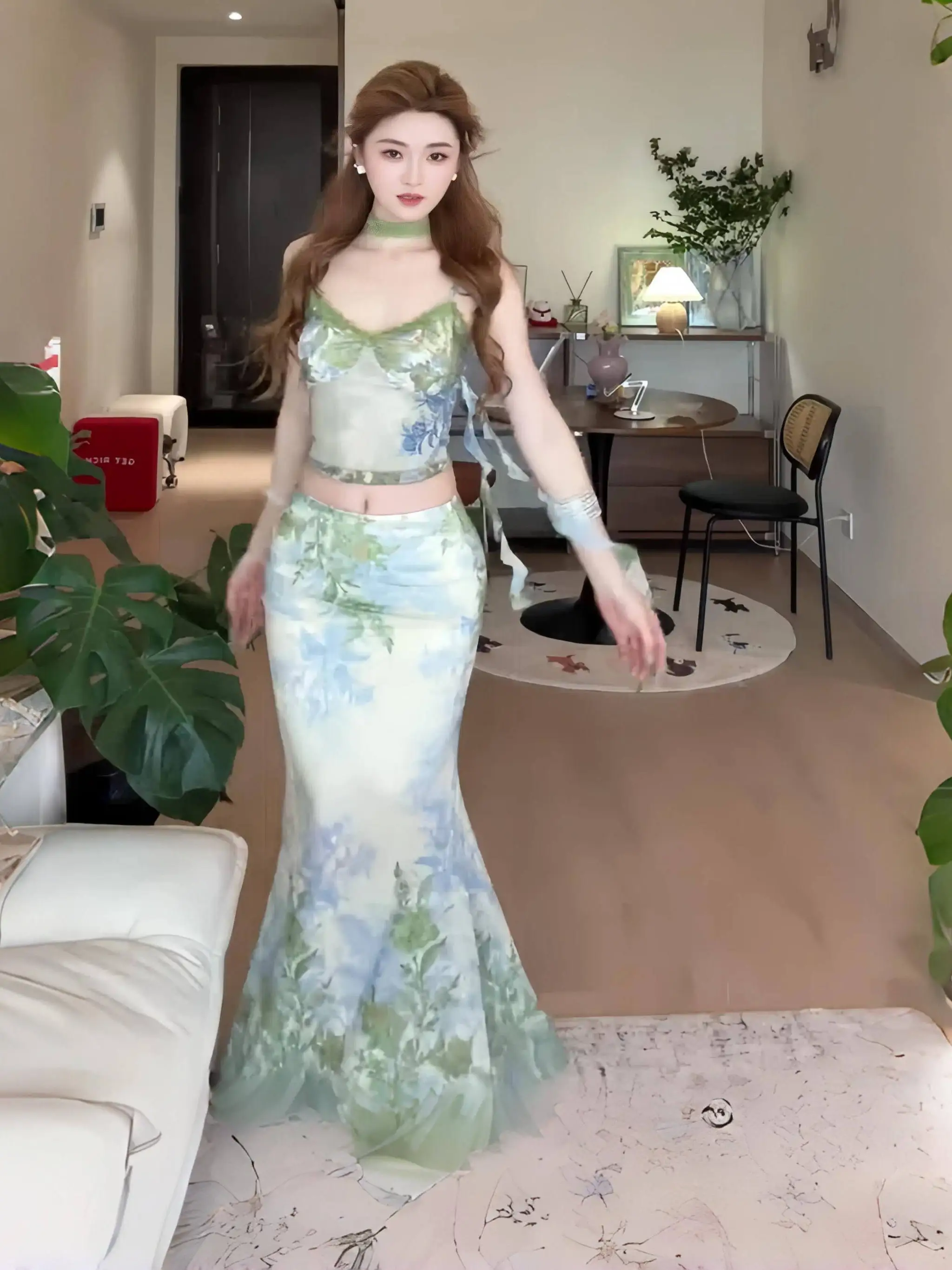 طقم نسائي صيفي من ثلاث قطع بأسلوب صيني عتيق يتكون من توب بحمالات وتنورة ذيل السمكة، أنيق وجذاب، مصنوع من ألياف البوليستر بأكم...