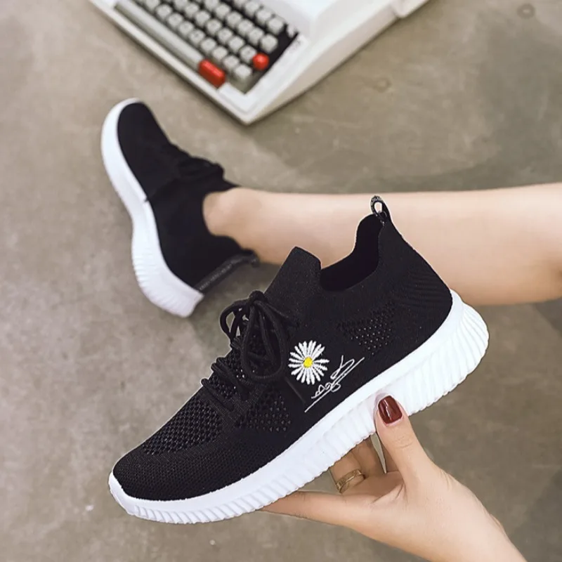 Fashion Women Casual Shoes 2024New Arrival Mesh Breathable Running Sneakers Luxury Knitted Dress Lace Up Tennis Shoes for Women